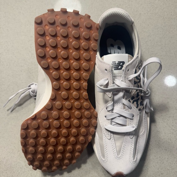 New Balance 327 Sneakers - Picture 5 of 5